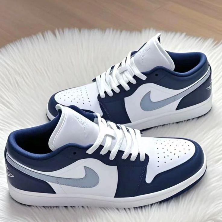 Air Jordan 1 Low navy et blanc